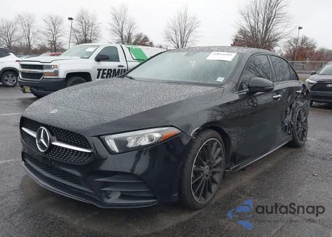 2021 Mercedes-Benz A 220 z USA, uszkodzony, nr VIN W1K3G4EB7MJ284985